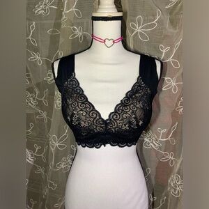 ❌SOLD🕊️Woweny Black Lace Overlay Front Closure Bralette